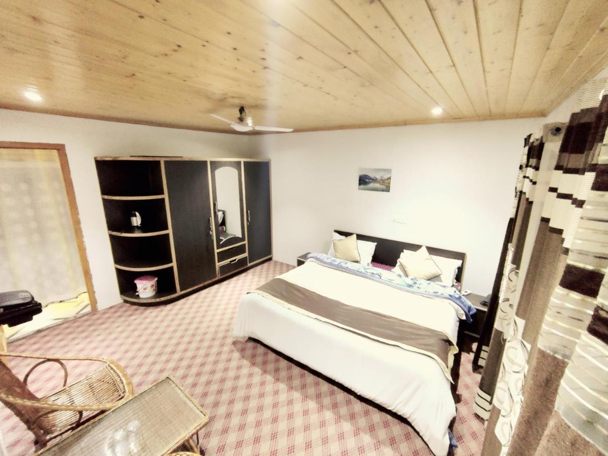 Sheesha Residency Hotell Srīnagar Exteriör bild