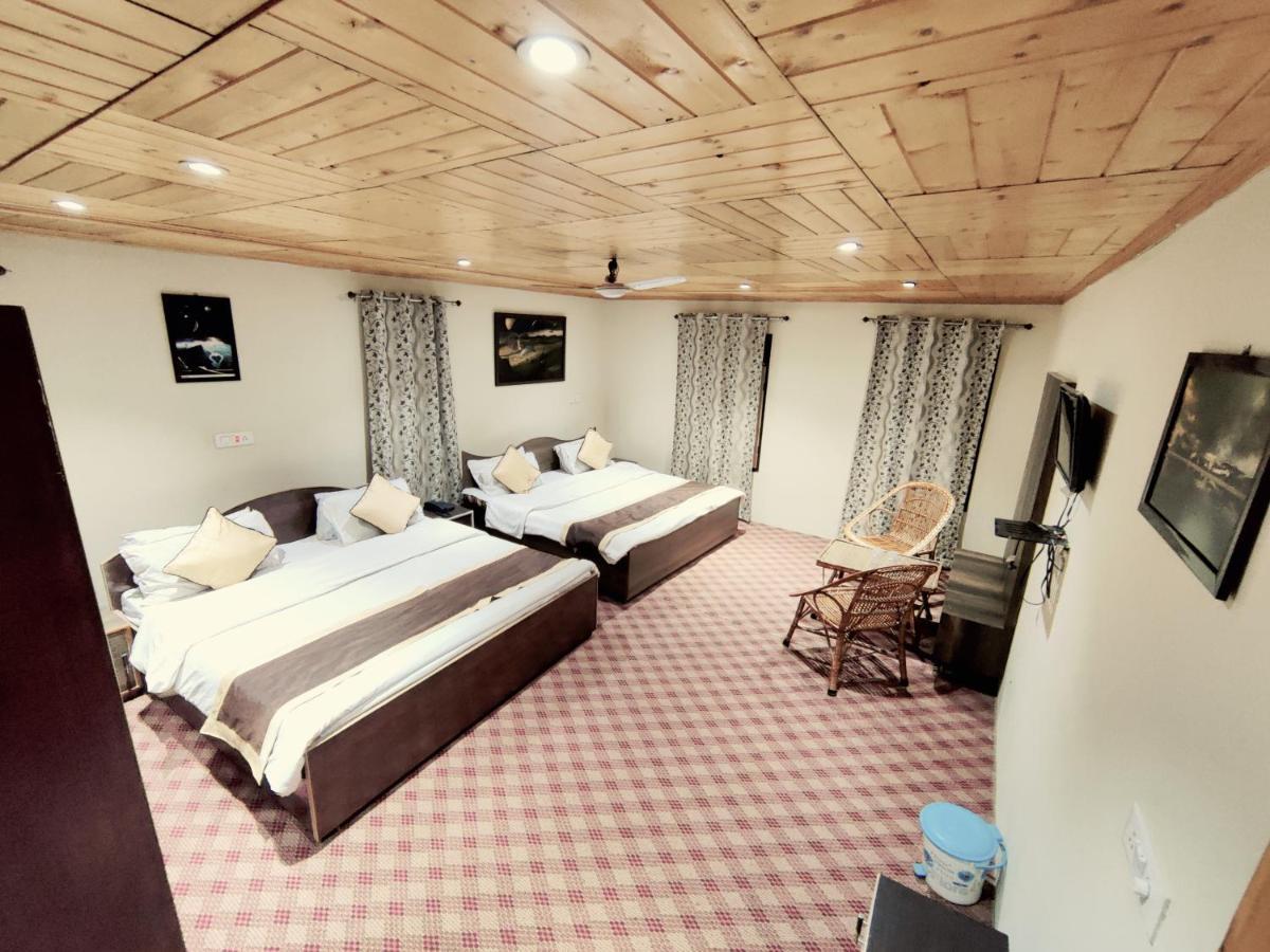 Sheesha Residency Hotell Srīnagar Exteriör bild