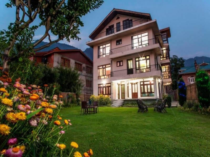 Sheesha Residency Hotell Srīnagar Exteriör bild
